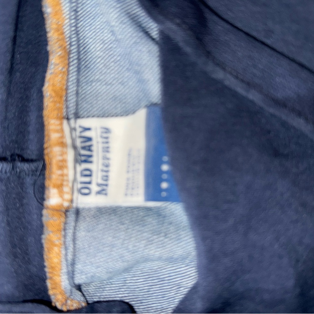 Old Navy Maternity Blue Denim Shorts - Size 6 - Picture 4 of 4